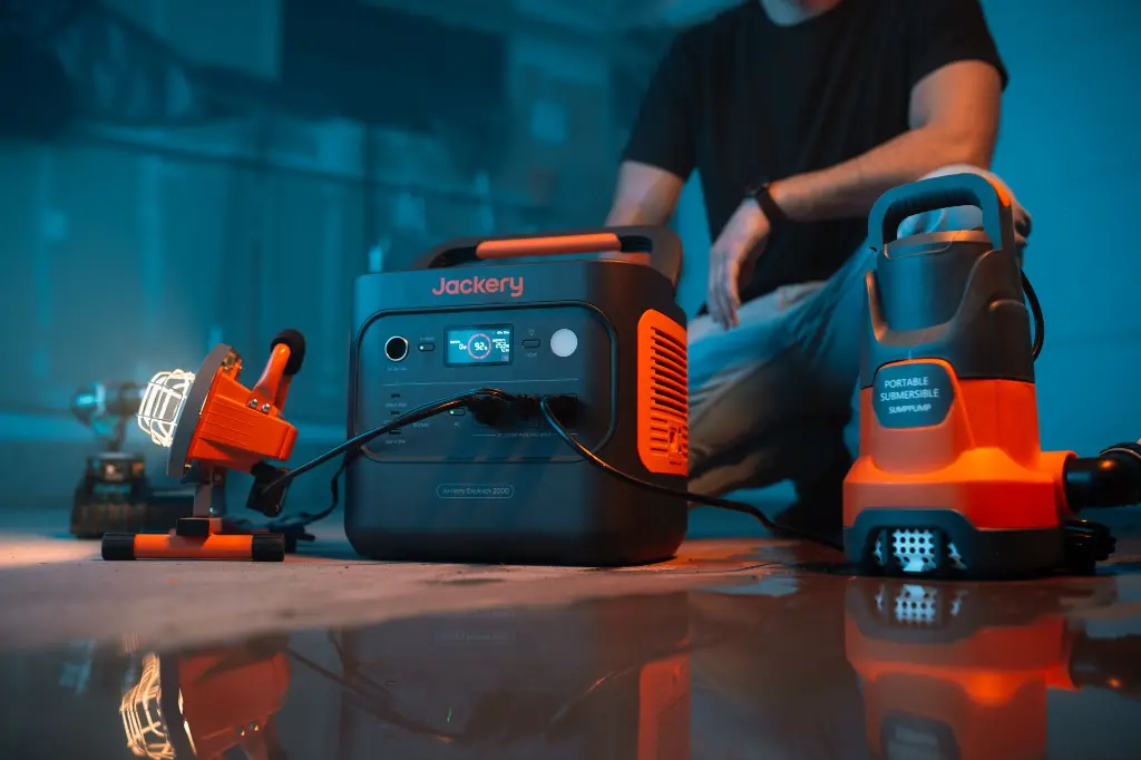 Jackery2000V2-13.webp